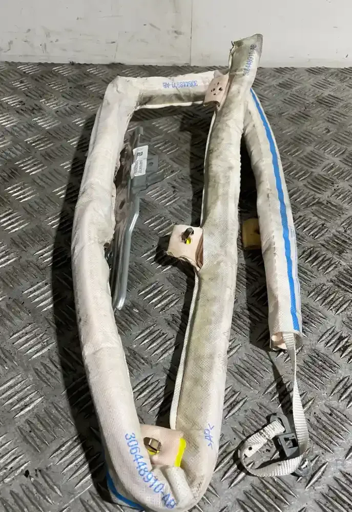 10B202XT0961 штора подушек безопасности BMW 5 F10 F11 2013