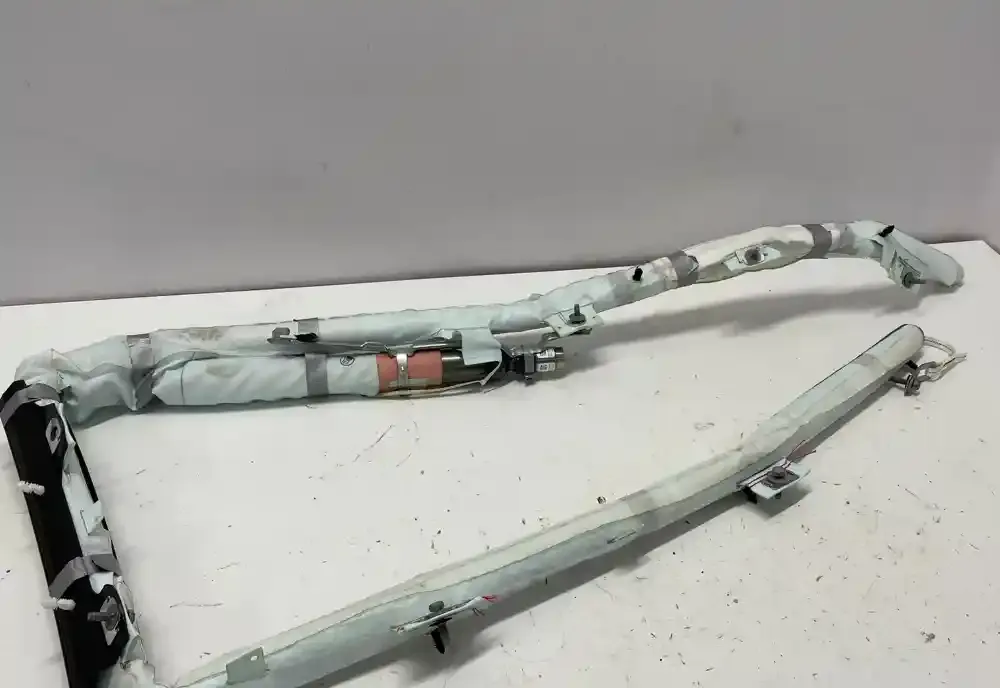 68311110AJ штора подушек безопасности Dodge RAM 2020
