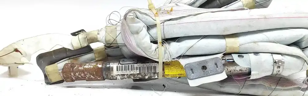 1J3048107QA2 штора подушок безпеки Toyota Auris 150 2011