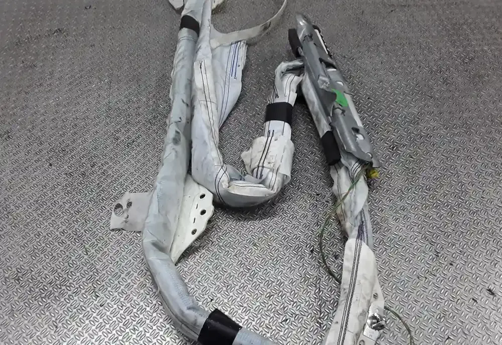 13231632LH штора подушок безпеки Opel Zafira B 2006