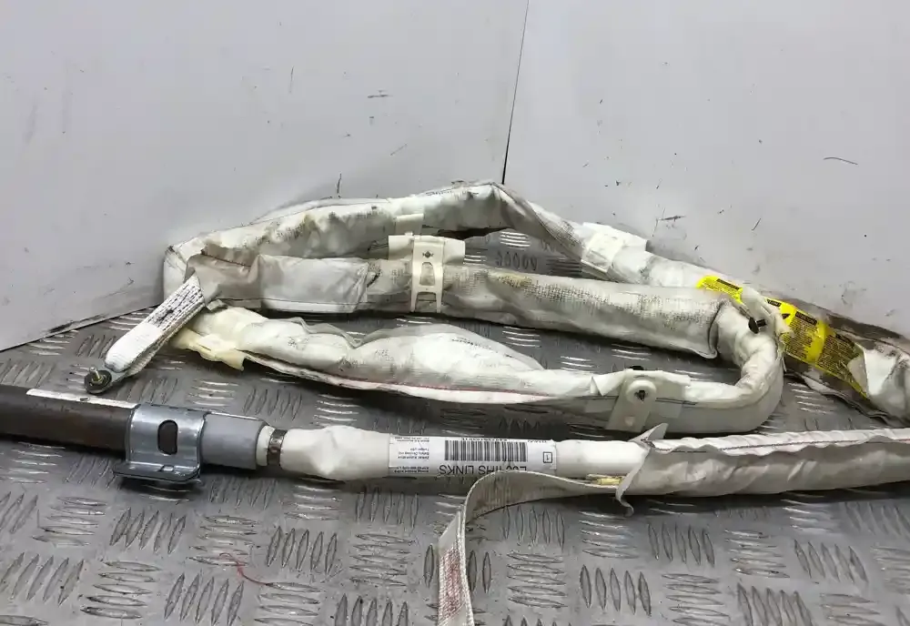 07040101543 штора подушек безопасности BMW 5 E60 E61 2004