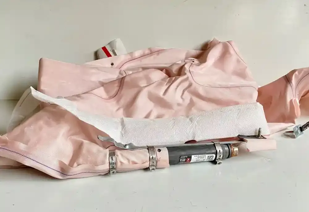 A21KK000086 штора подушок безпеки Tesla Model S 2022