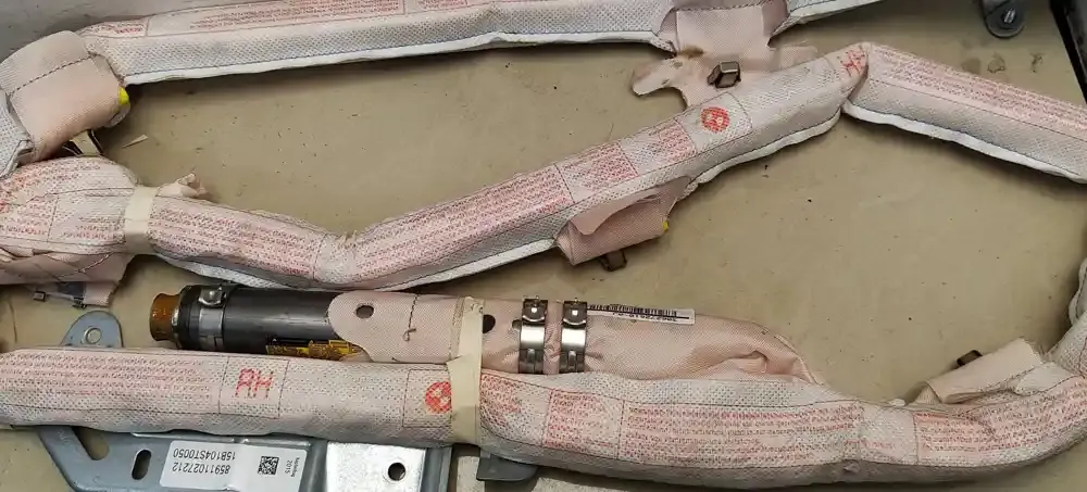 15B104ST0050 штора подушек безопасности BMW 7 F01 F02 F03 F04 2013