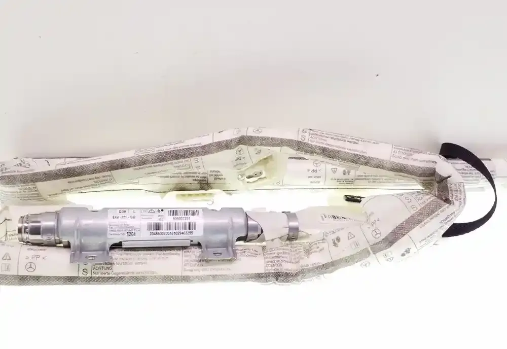 A20486007051 штора подушек безопасности Mercedes-Benz C W204 2010
