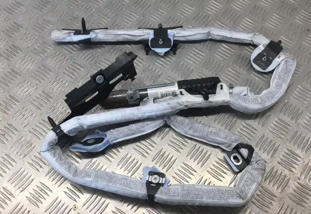 11B0359B30310 штора подушек безопасности BMW 3 E90 E91 2010