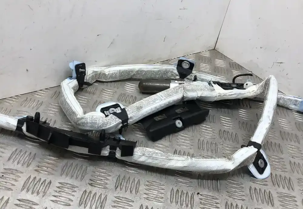 10B3269B23251 штора подушек безопасности BMW 3 E90 E91 2010