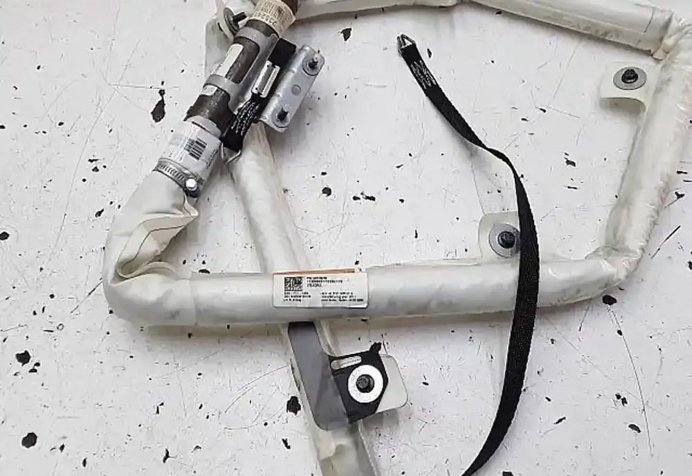 6101986010 штора подушок безпеки Volvo C30 2012