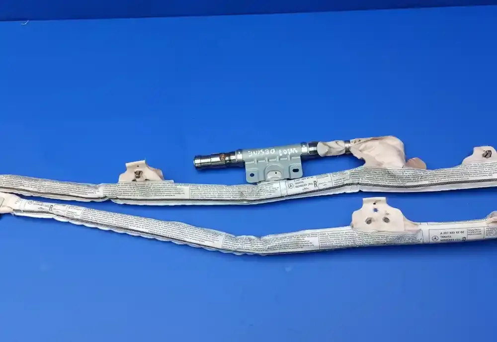 LM0091130019 штора подушек безопасности Mercedes-Benz E C207 W207 2009