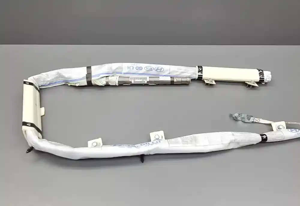 A68501000 штора подушок безпеки Hyundai i30 2013