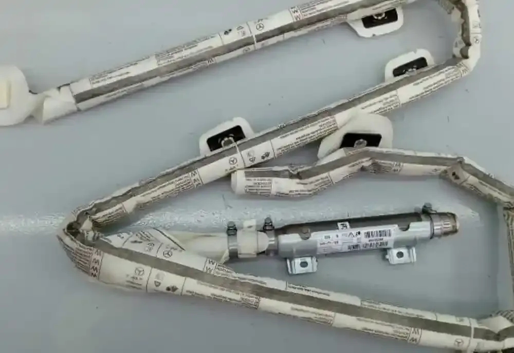 E1A2111 штора подушек безопасности Mercedes-Benz C W204 2007