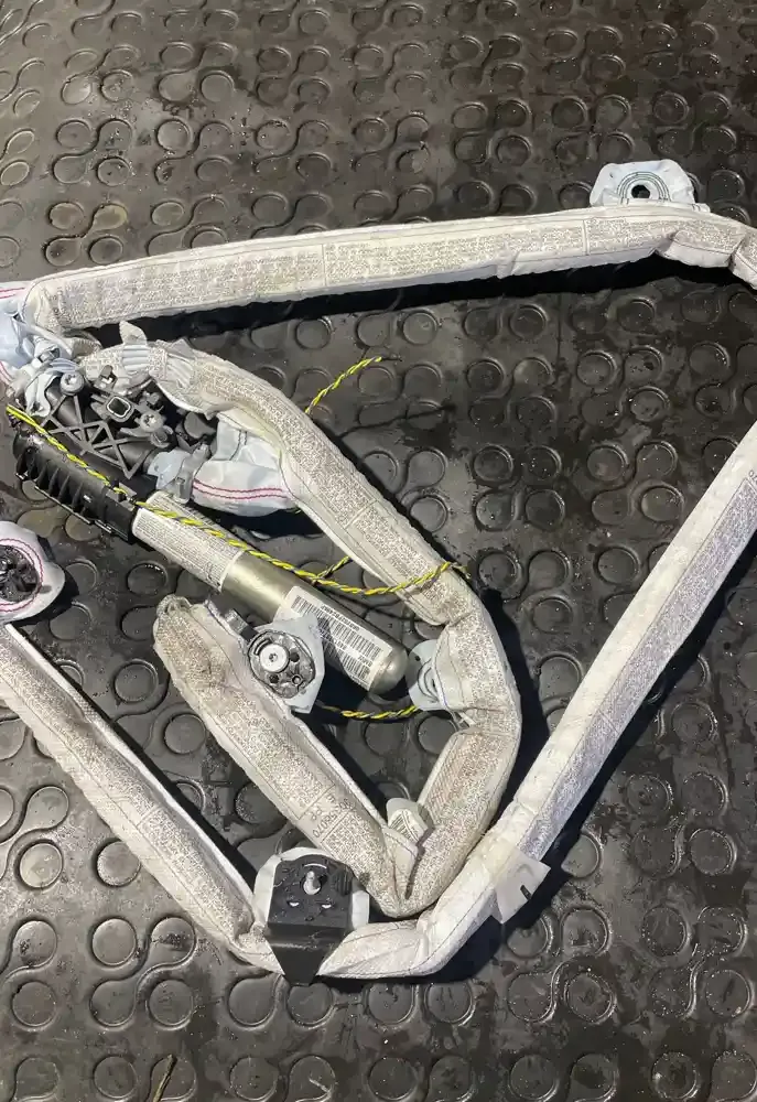 84913287703K штора подушок безпеки BMW 1 E81 E87 2005