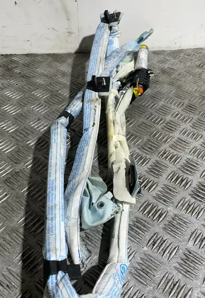 1013490890331 штора подушек безопасности Volkswagen PASSAT B6 2008