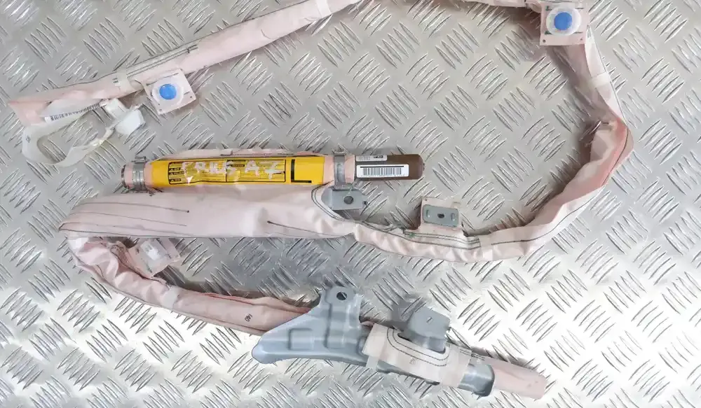 6218047020 штора подушок безпеки Toyota Prius (XW30) 2011