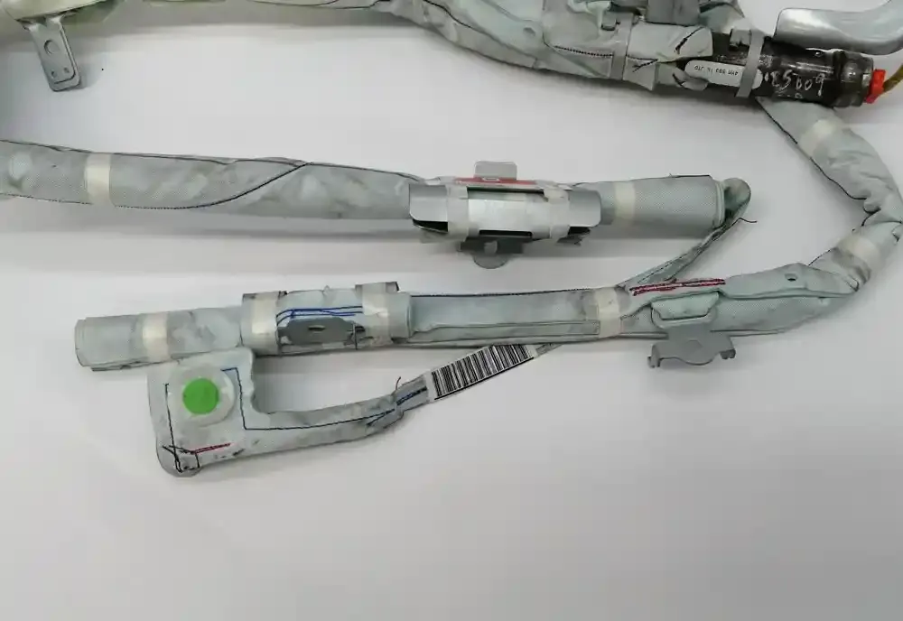 BHS257KM0B штора подушек безопасности Mazda 3 II 2015