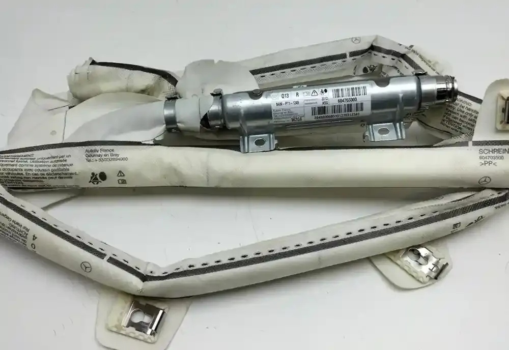 2124331209410796 штора подушек безопасности Mercedes-Benz C W204 2007