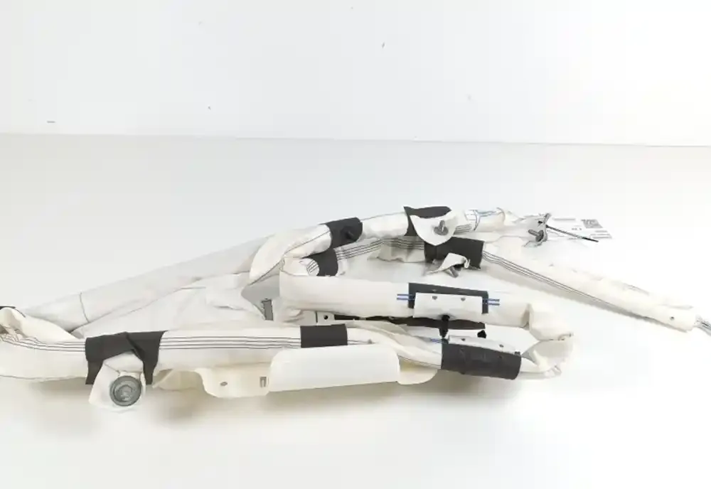 1077828 штора подушок безпеки Tesla Model 3 2020
