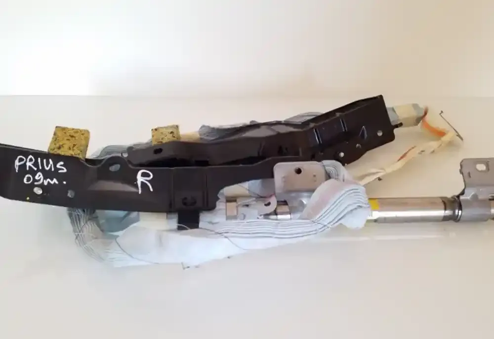 GDV28147999 штора подушек безопасности Toyota Prius (XW20) 2008