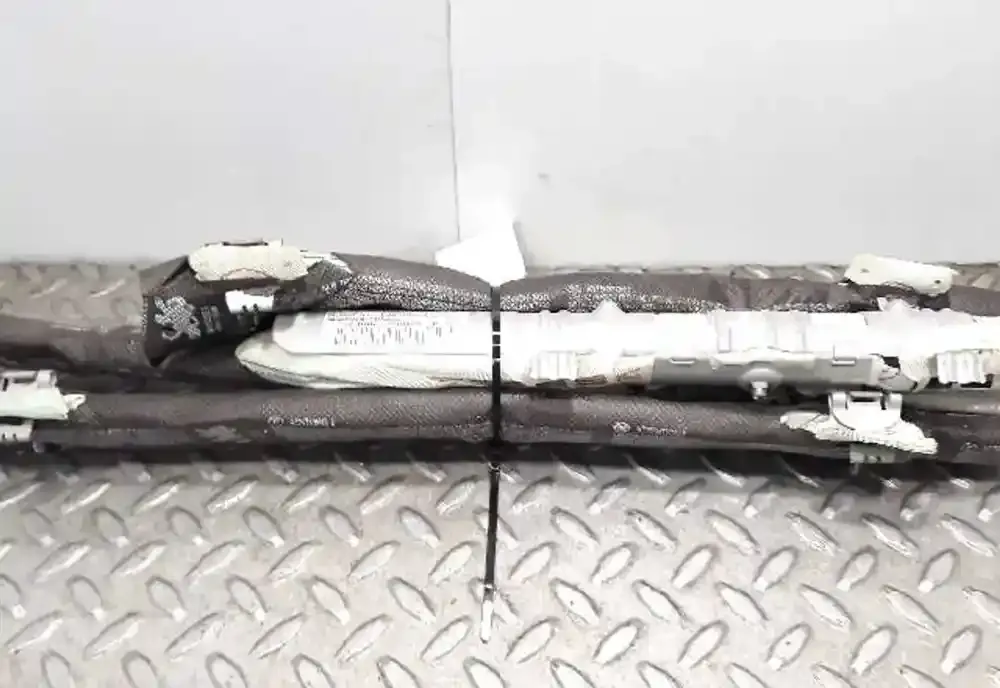 969656759480 штора подушек безопасности Peugeot 308 2008