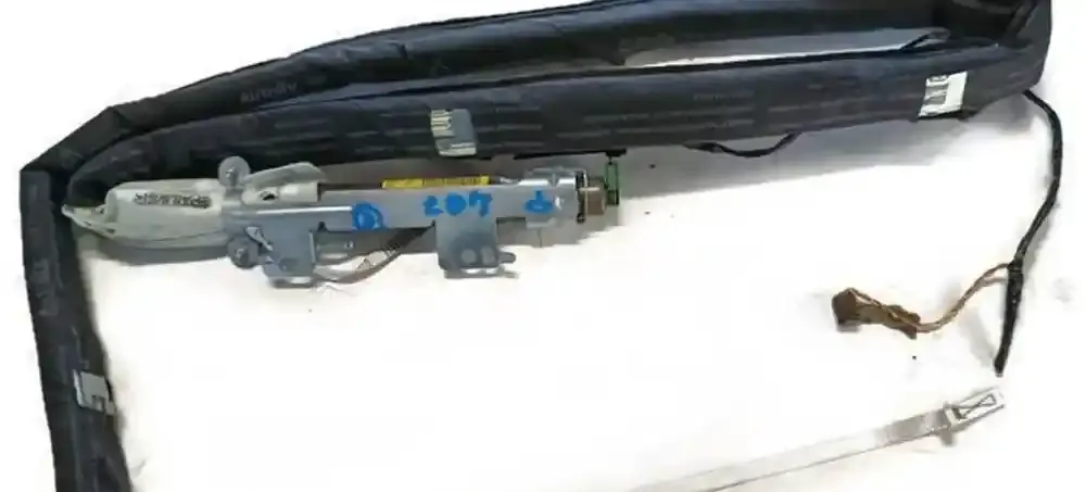 0258970381842669 штора подушек безопасности Peugeot 407 2007