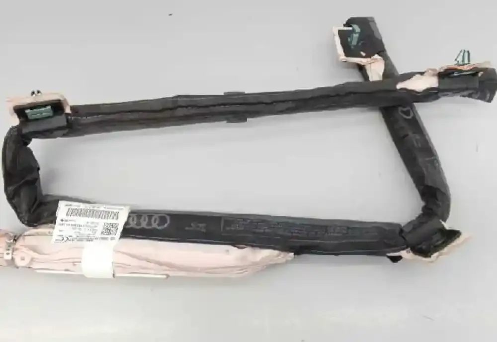 680TW6006Z6YS штора подушок безпеки Audi A1 2010