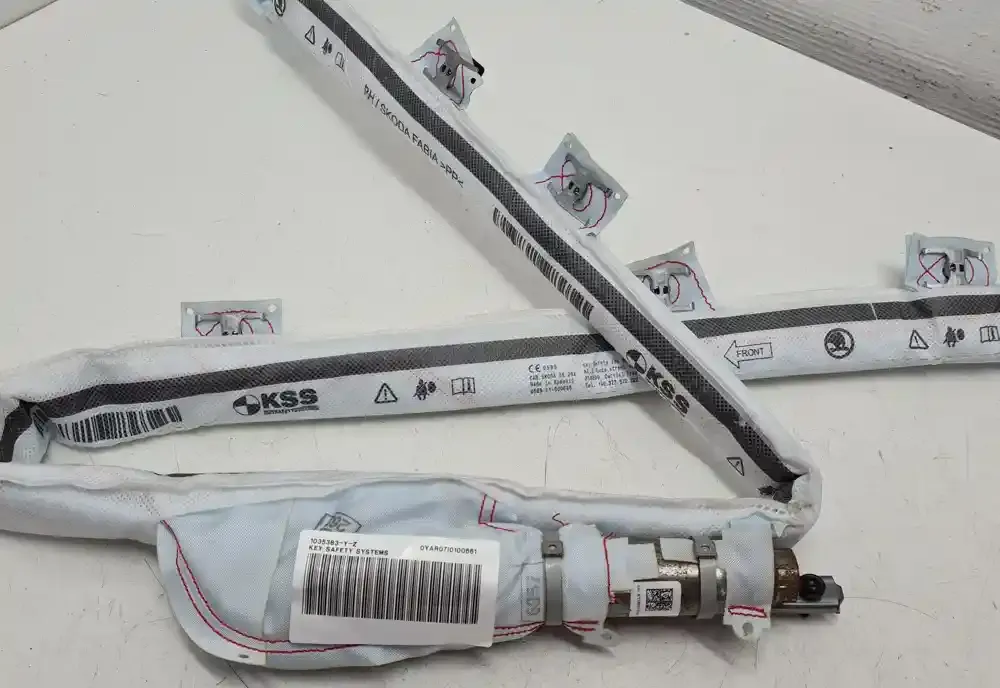6V0880742 штора подушок безпеки Skoda Fabia Mk3 (NJ) 2018