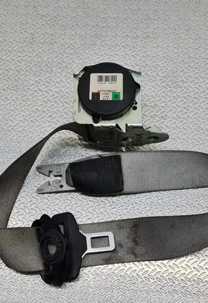 070921 передній ремінь безпеки Opel Corsa D 2007