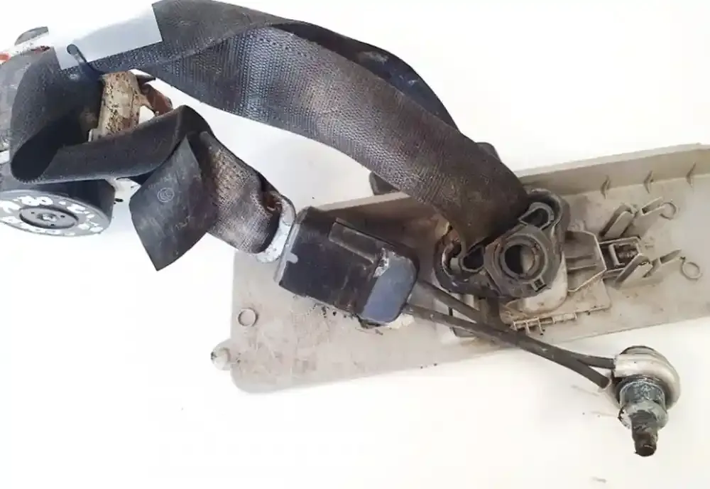 N13240191 передній ремінь безпеки Opel Corsa D 2007