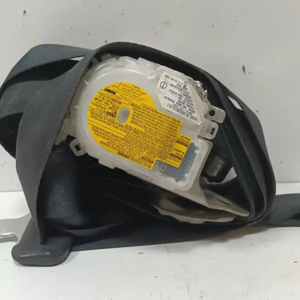 153004070906 передний ремень безопасности Toyota Corolla Verso AR10 2005