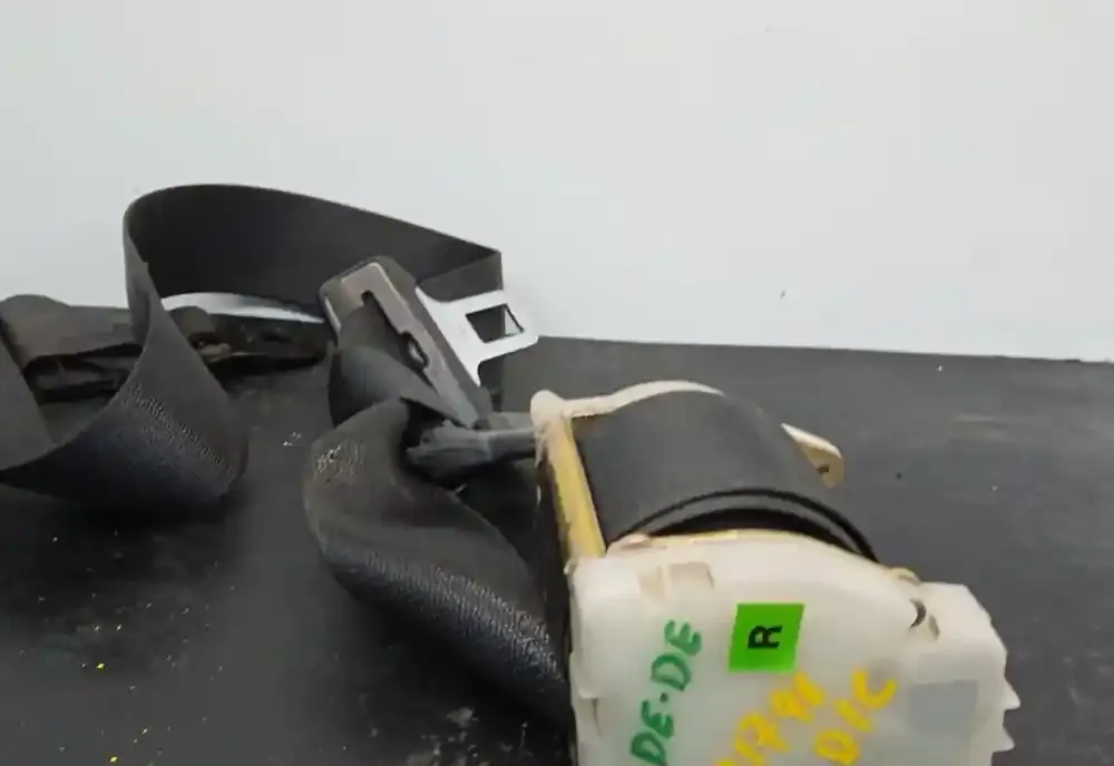 77273D183 передній ремінь безпеки Opel Corsa B