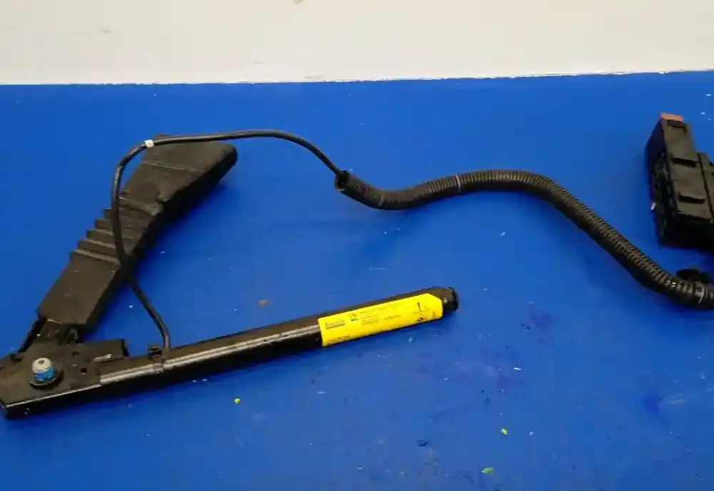 5610164030 передний ремень безопасности Opel Corsa C