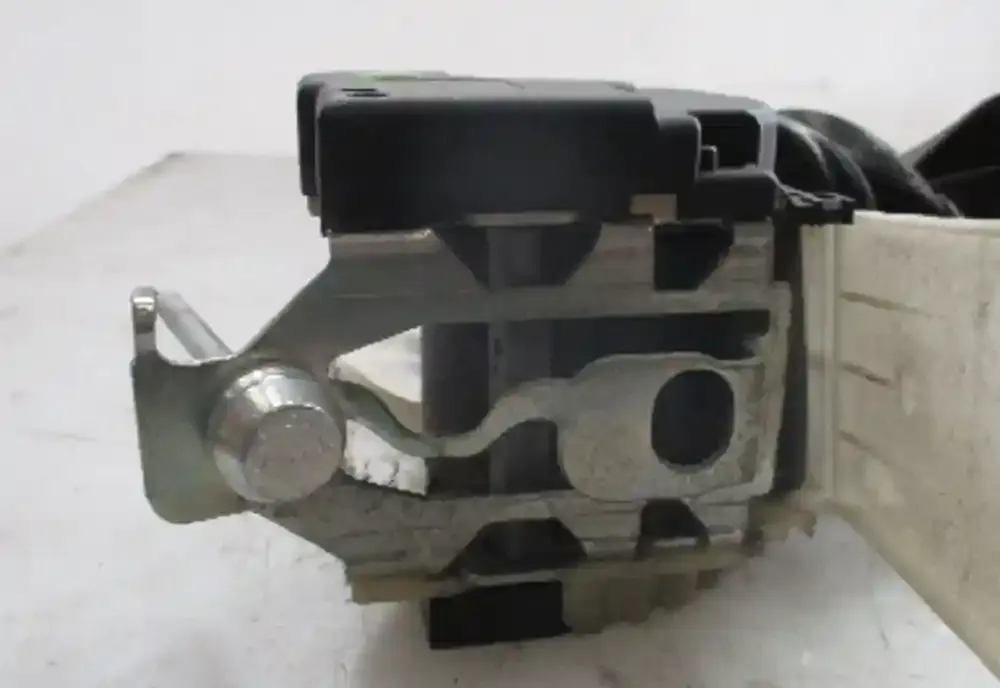 9226181 передній ремінь безпеки Opel Corsa C 2003