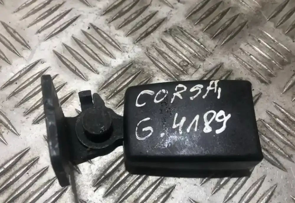 605358161 пряжка заднього ременя безпеки Opel Corsa D 2008