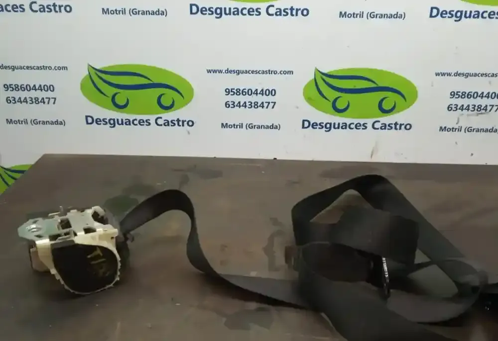 09223184F ремень безопасности заднего сиденья Opel Corsa C