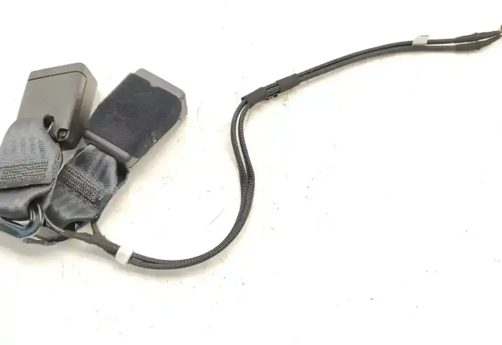 1312247 пряжка заднього ременя безпеки Opel Corsa F 2022