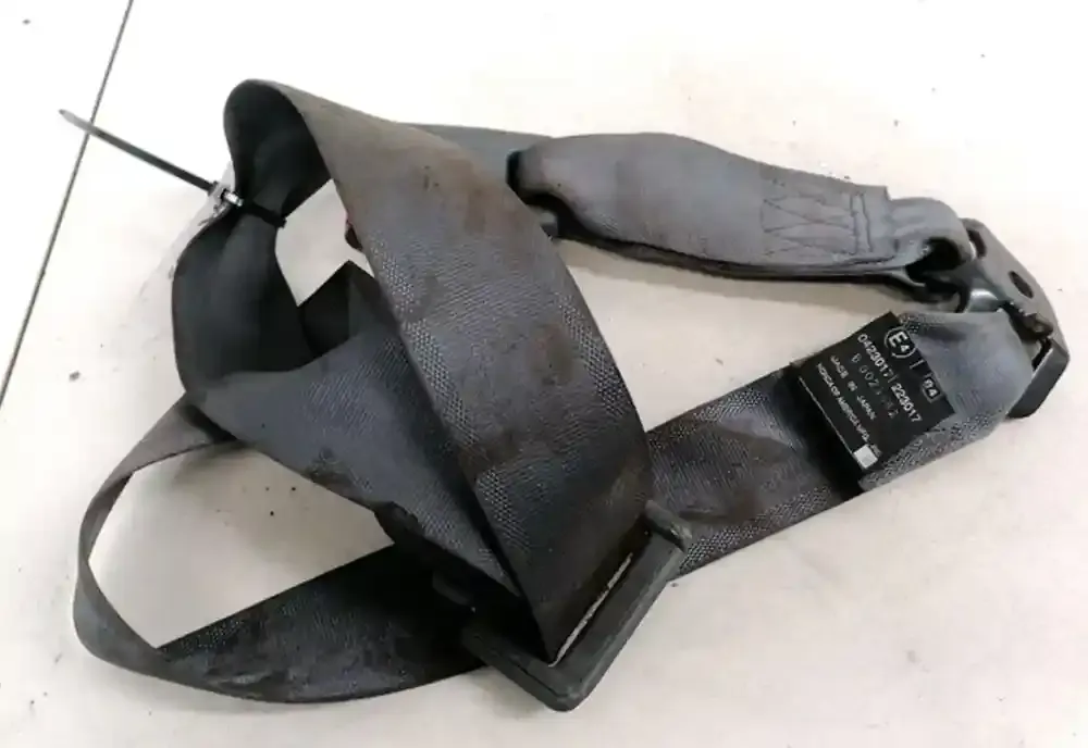 E40423017 пряжка заднього ременя безпеки Honda Accord 1996