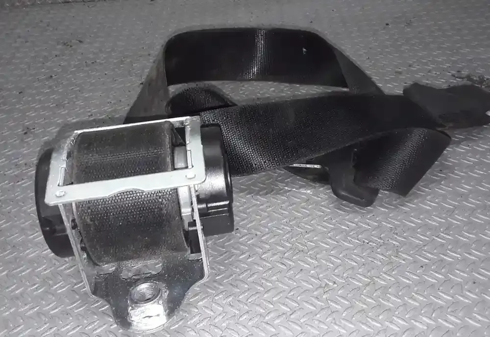 607707500C ремень безопасности заднего сиденья Opel Corsa D 2008