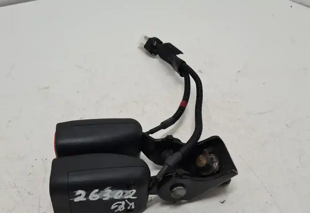 1K06897534 пряжка заднего ремня безопасности KIA Sportage 2012